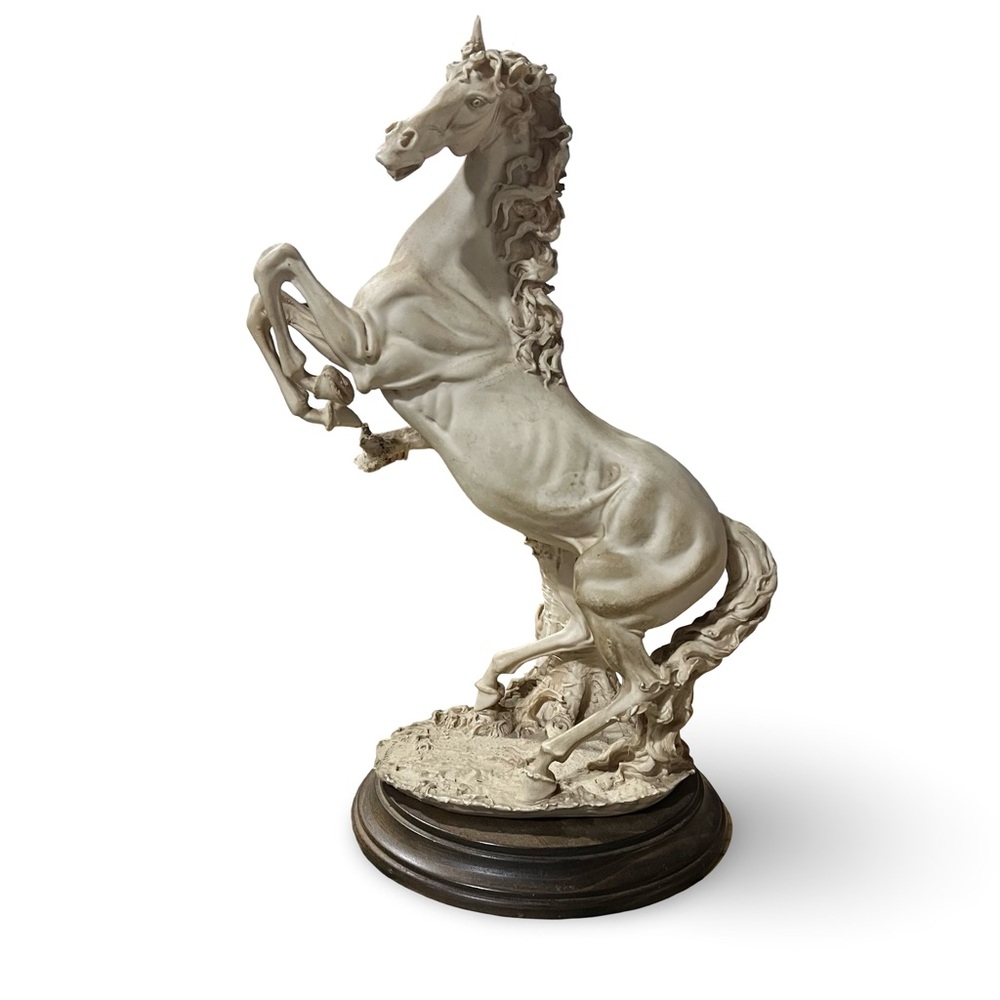 Vintage Giuseppe Armani Capodimonte Horse Sculpture 12”